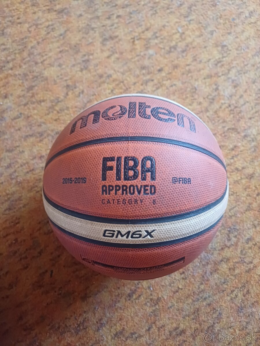 Basketbalová lopta