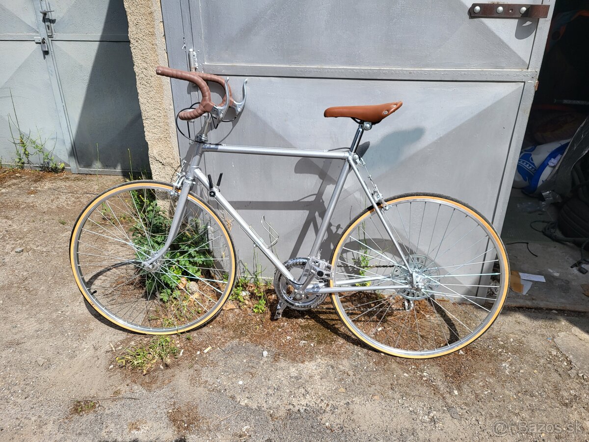 Favorit bicykel zrepasovany
