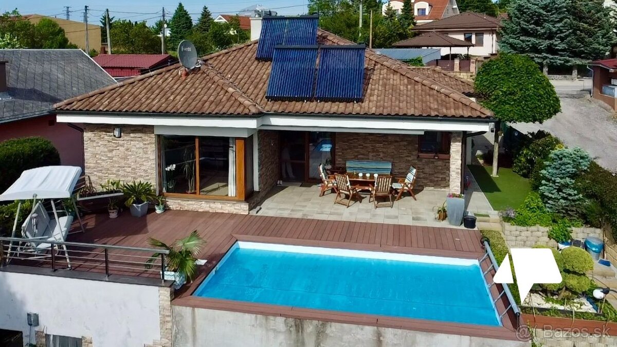 REZERVOVANÉ Predaj rodinný dom s krásnym výhľadom Nitra - Š