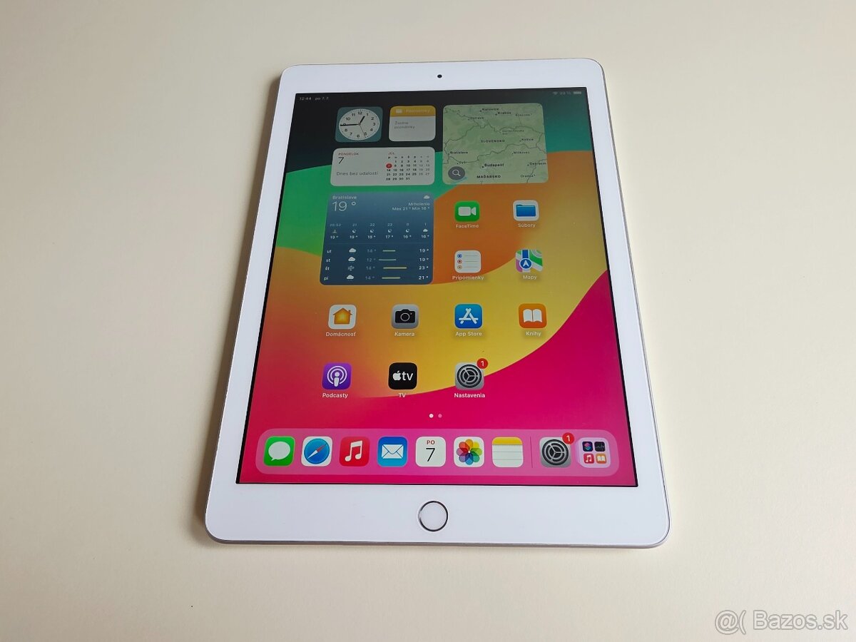 Apple iPad 9.7 Wi-Fi 32GB Silver MR7F2LL/A 6Generácia