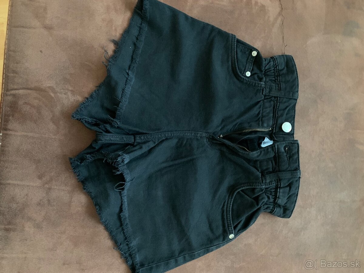 Riflové kratasy Bershka