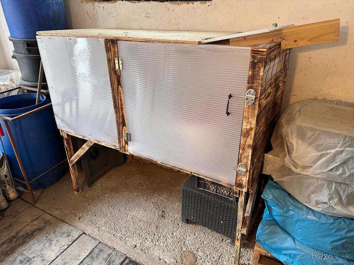 Predám odchovňu + infra lampu + napajacky