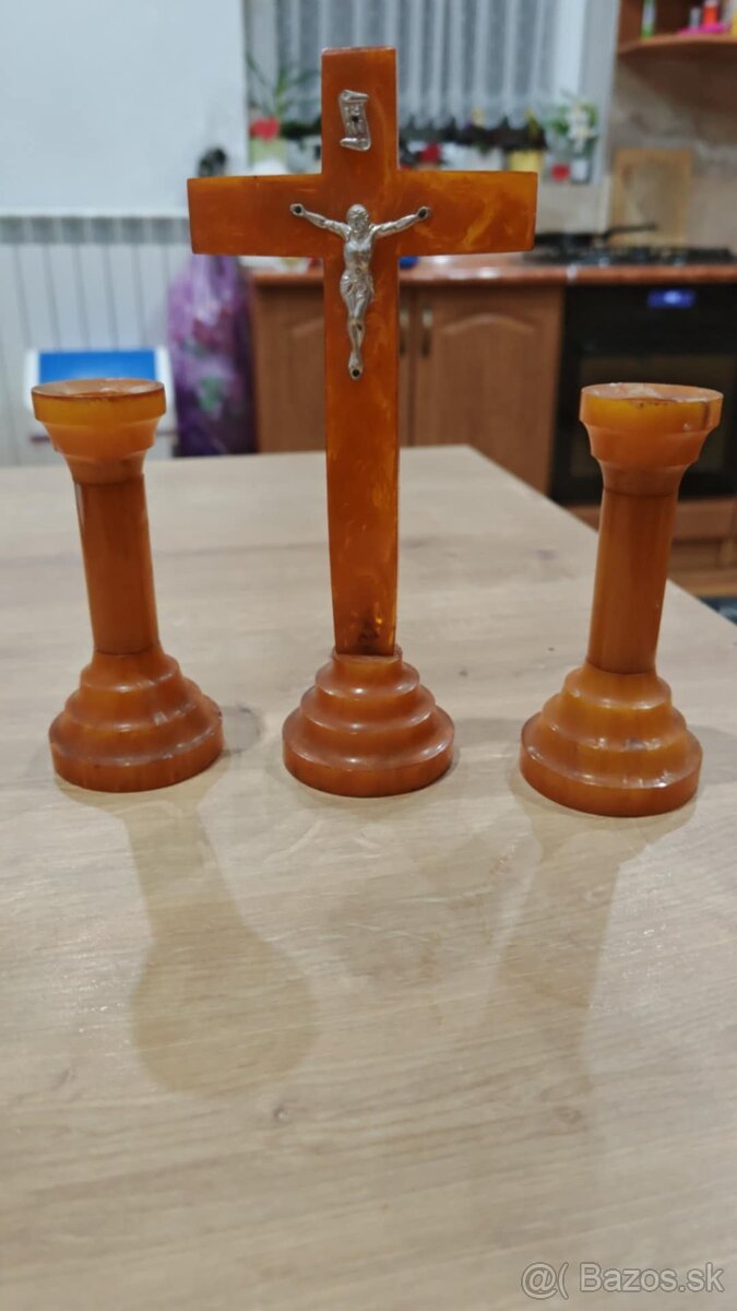 Kriz a svietniky jantar/bakelit sada