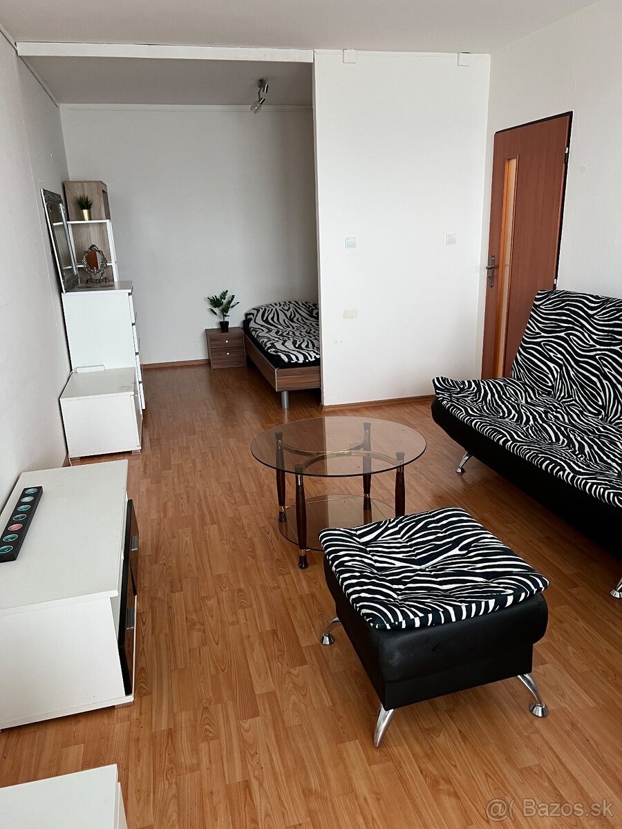 dám do nájmu celý byt 50 m2 v Košiciach centre 3 študentkám