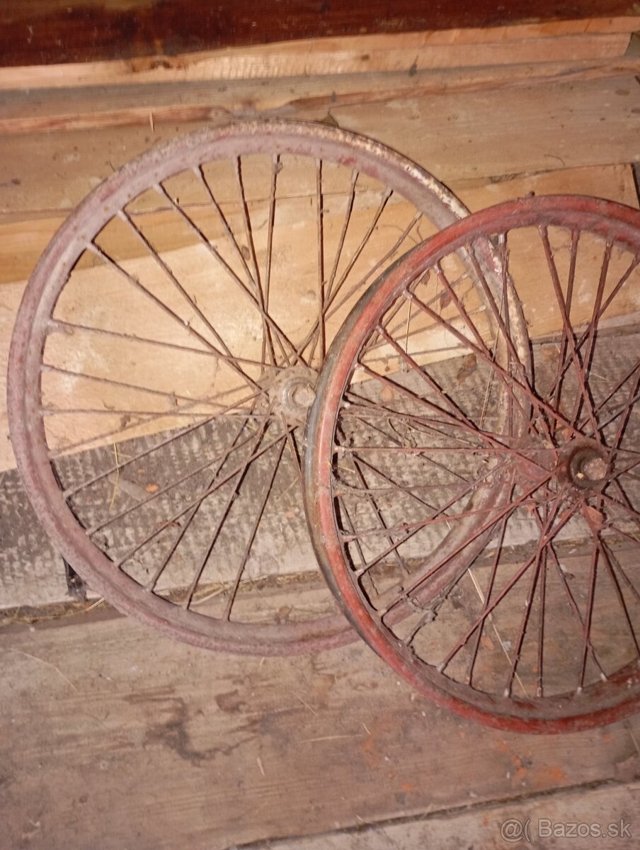 Kolesá na káru,vozík.