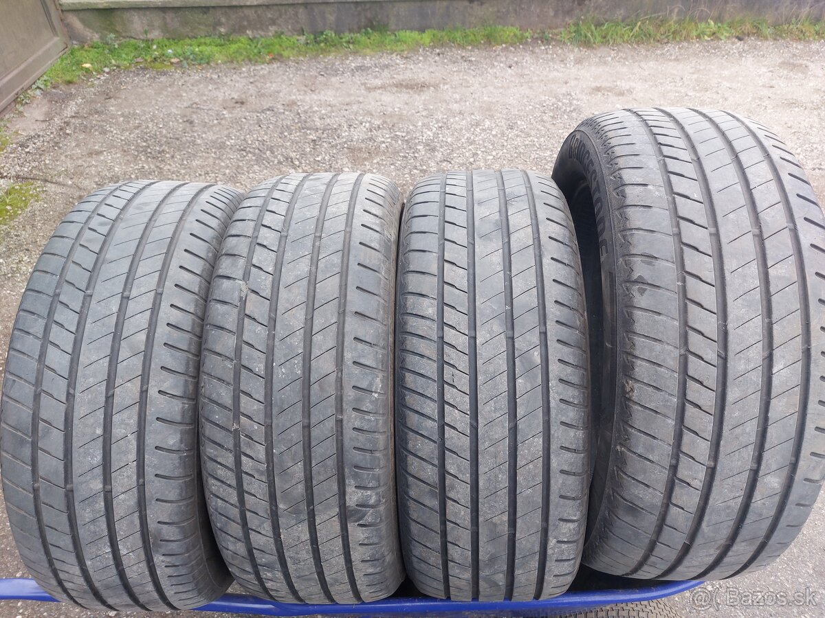 Bridgestone Alenza 245/50 R19