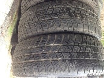 Predám zimné r16 215/60 5mm