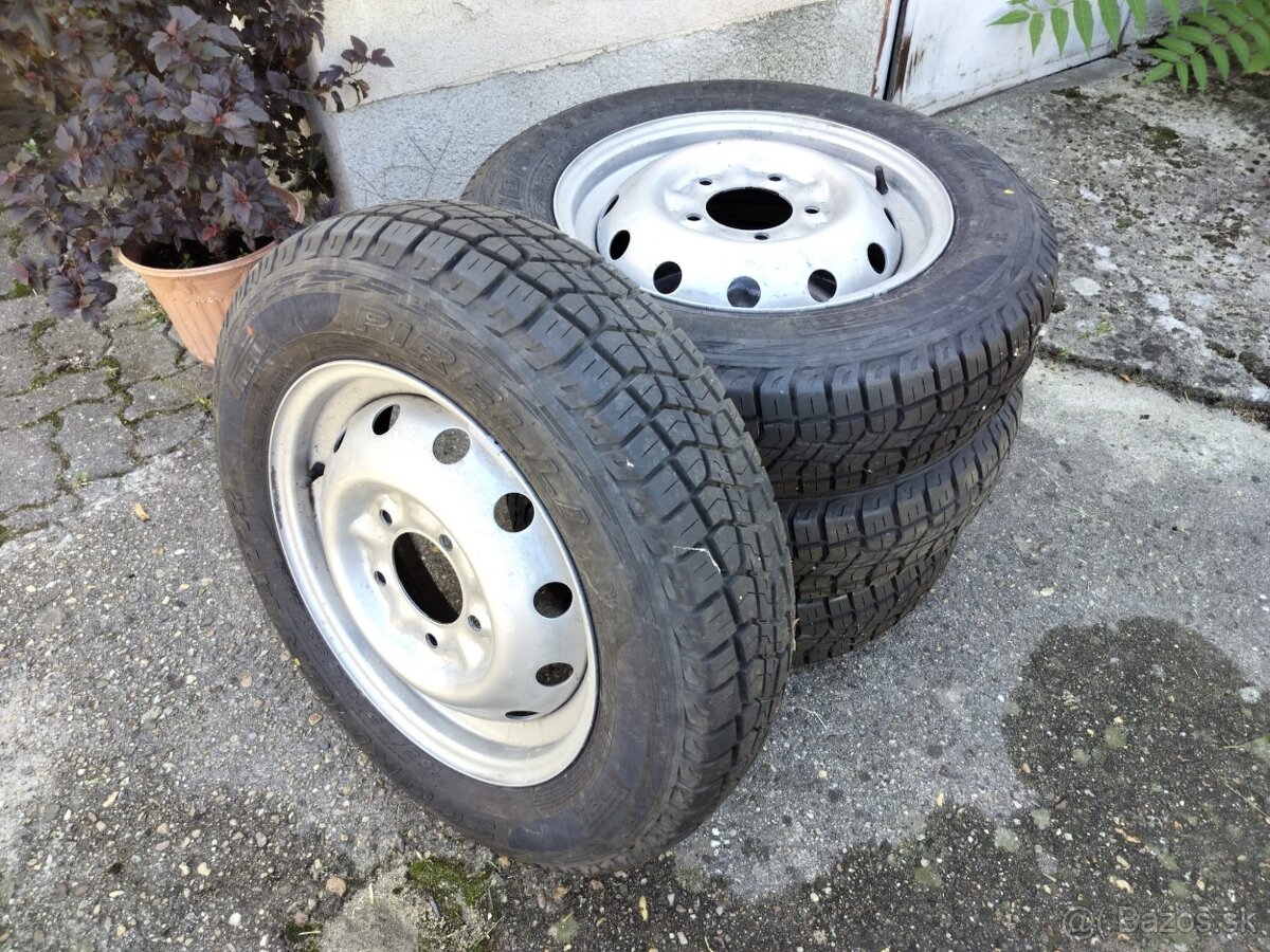 PIRELLI SCORPION 185/75 R16 na diskoch