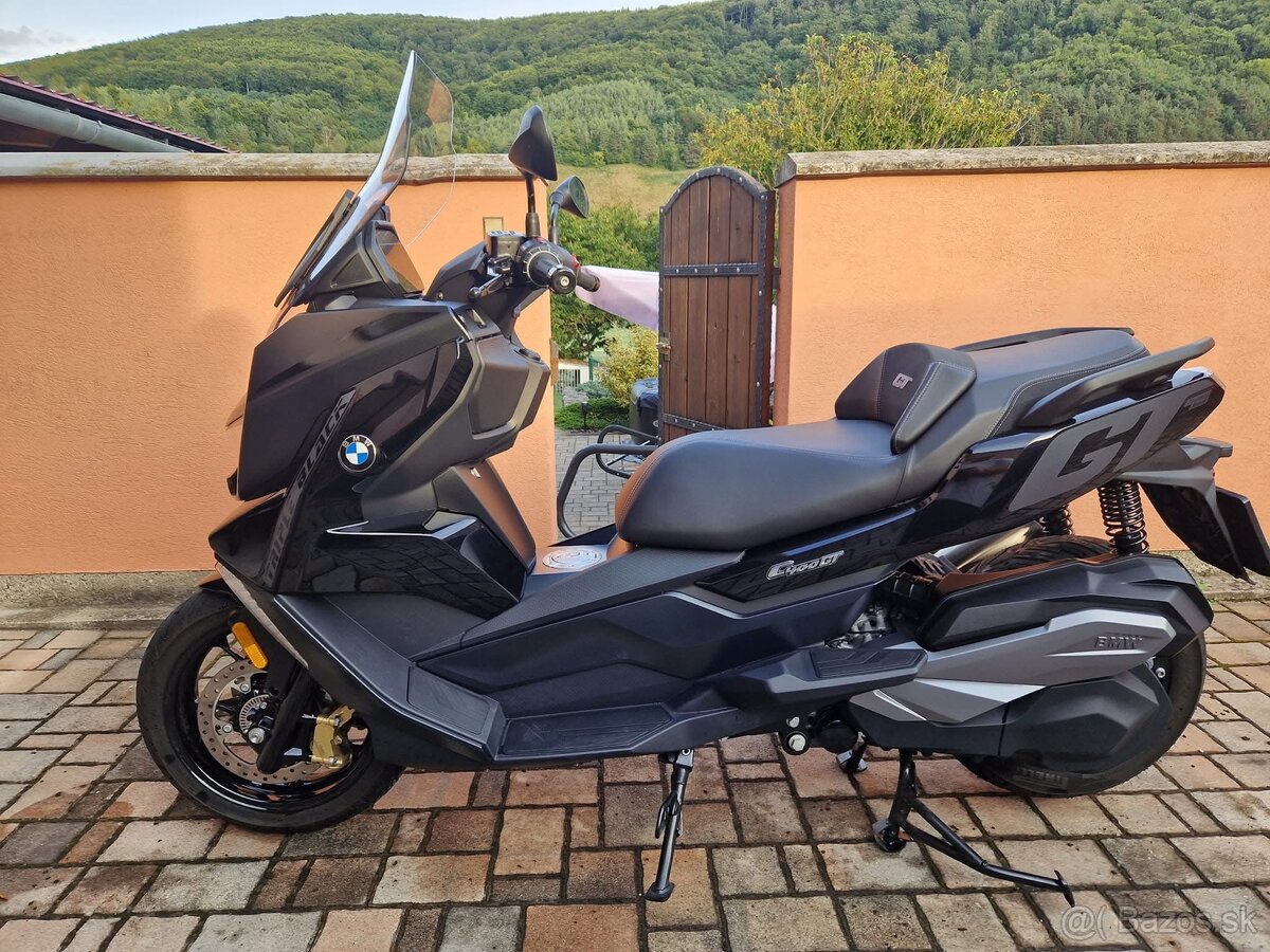 Predám skúter BMW 400GT