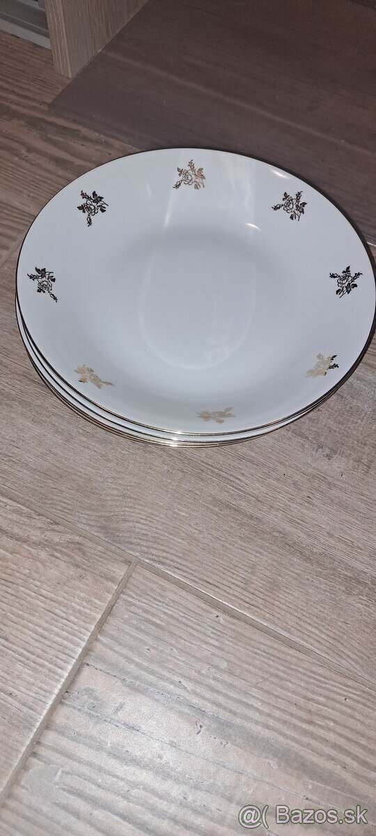 Porcelanovy servis a set na caj a pod