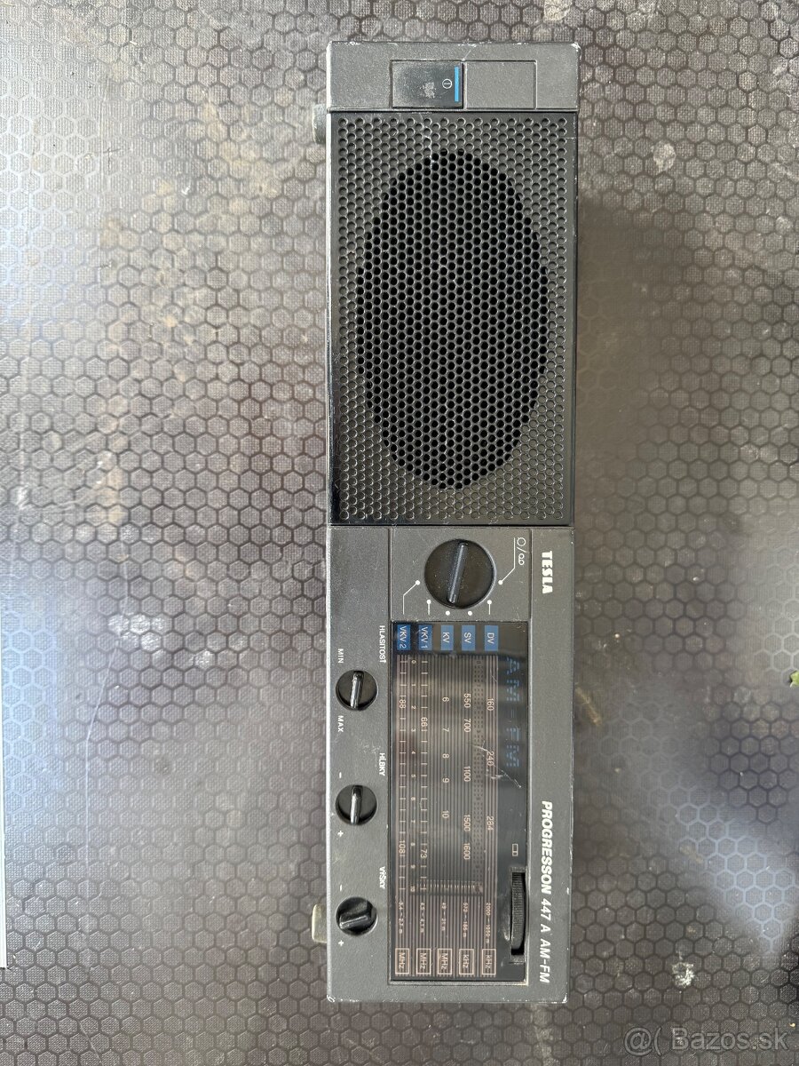 Retro rádio TESLA progresson 447A