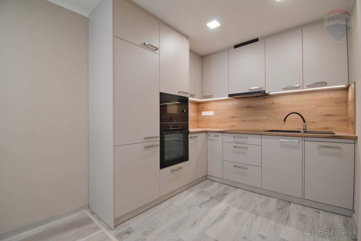 Na predaj 3 izbový byt, 63 m2, lodžia 3 m2, kompletná rekonš