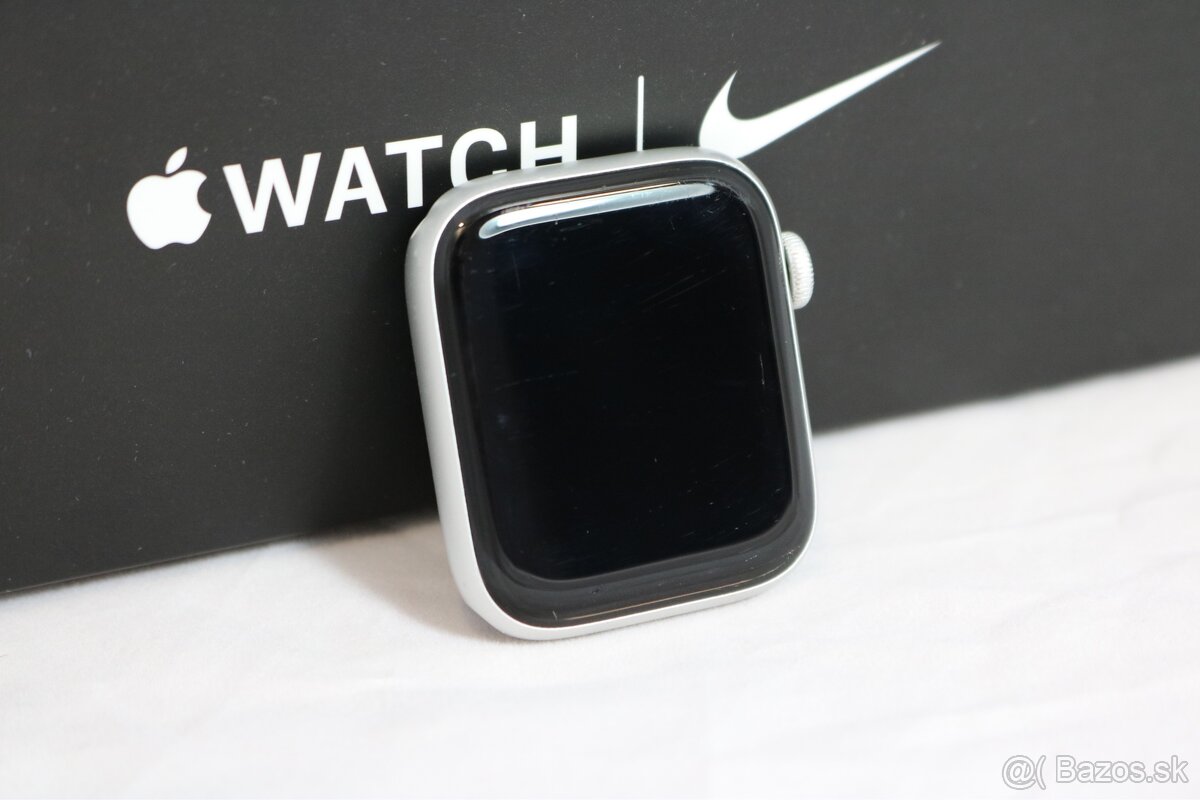 Apple Watch SE 44mm
