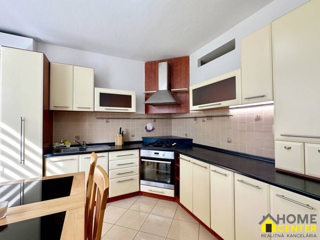NA PRENÁJOM 3 IZBOVÝ BYT S BALKÓNOM NA 7 SÍDLISKU, KOMÁRNO