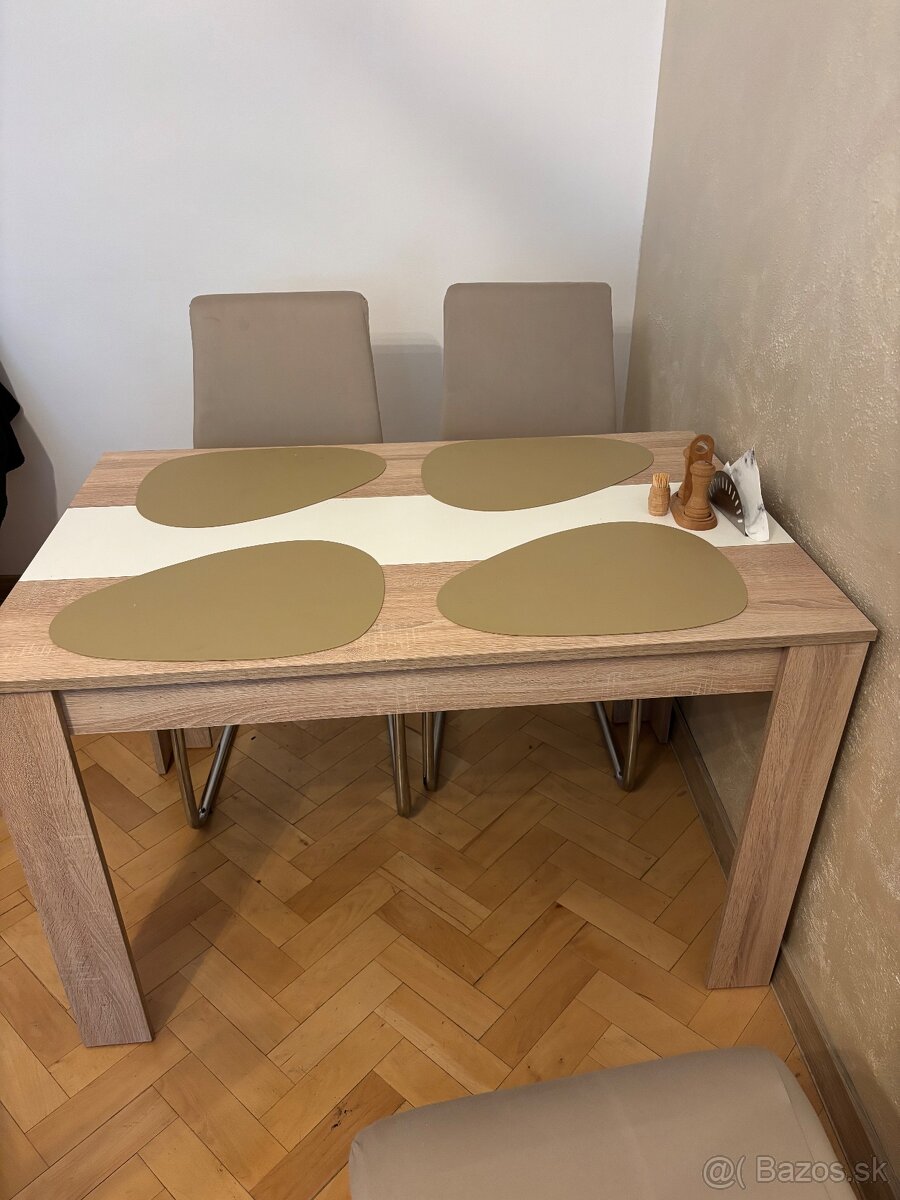 Predám jedálenský stôl + stoličky