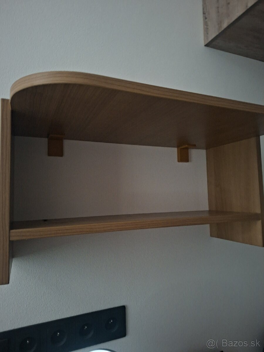 Pisaci stolik