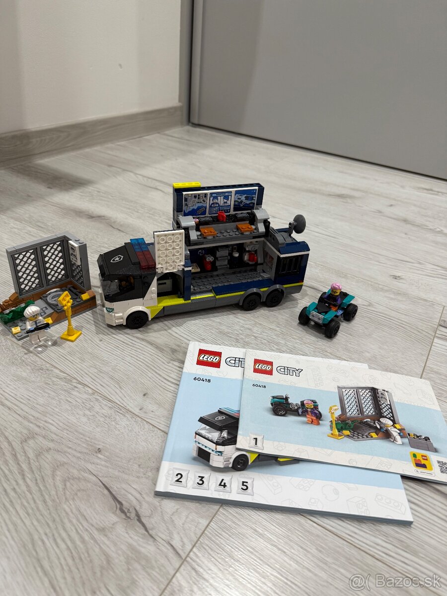 LEGO® City 60418 Mobilné kriminalistické laboratórium polica