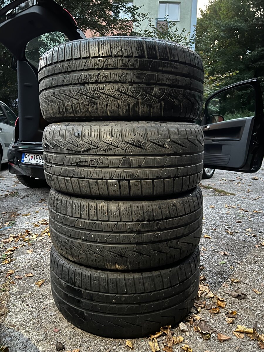 PIRELLI 255/40/R19 ZIMNÉ