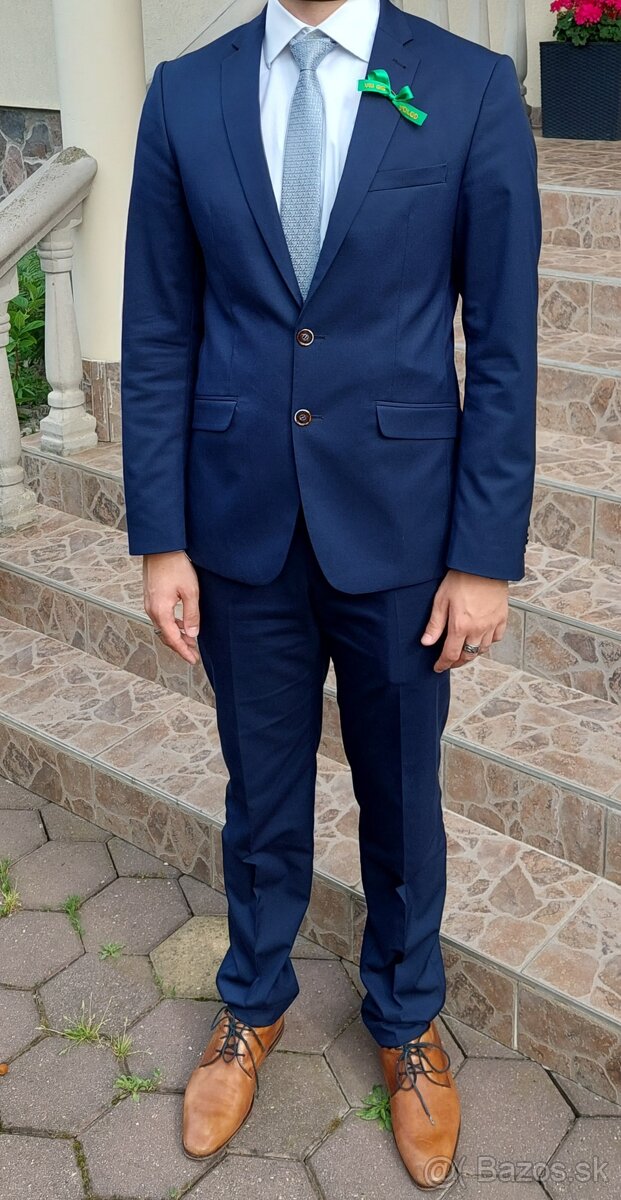 Pánsky oblek