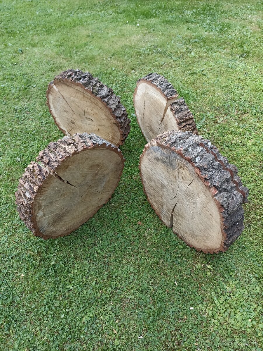 Ponúkame 4 kúsky dubové kalače v hrúbke 10cm, šírka 40cm