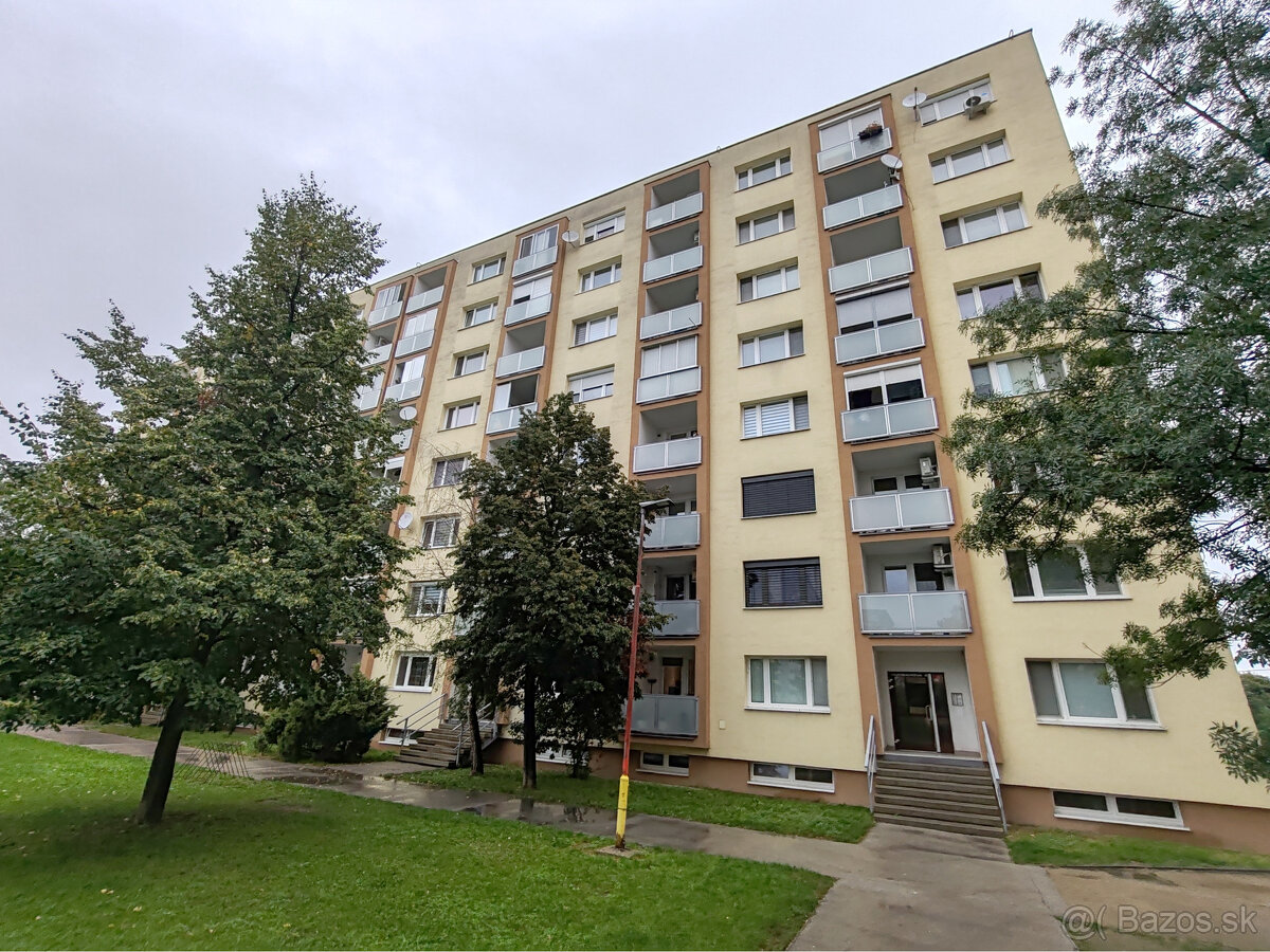 SENEC - EXKLUZÍVNE IBA U NÁS - NA PREDAJ 3 IZBOVÝ BYT V CENT