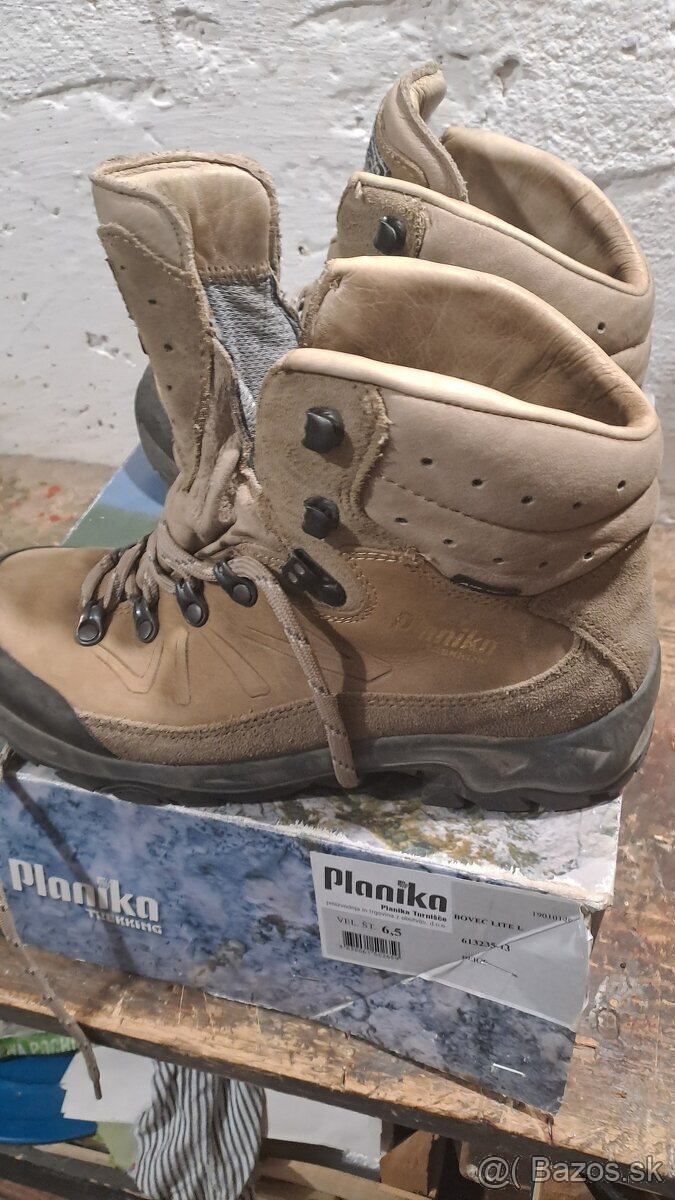 Turisicke topanky 40