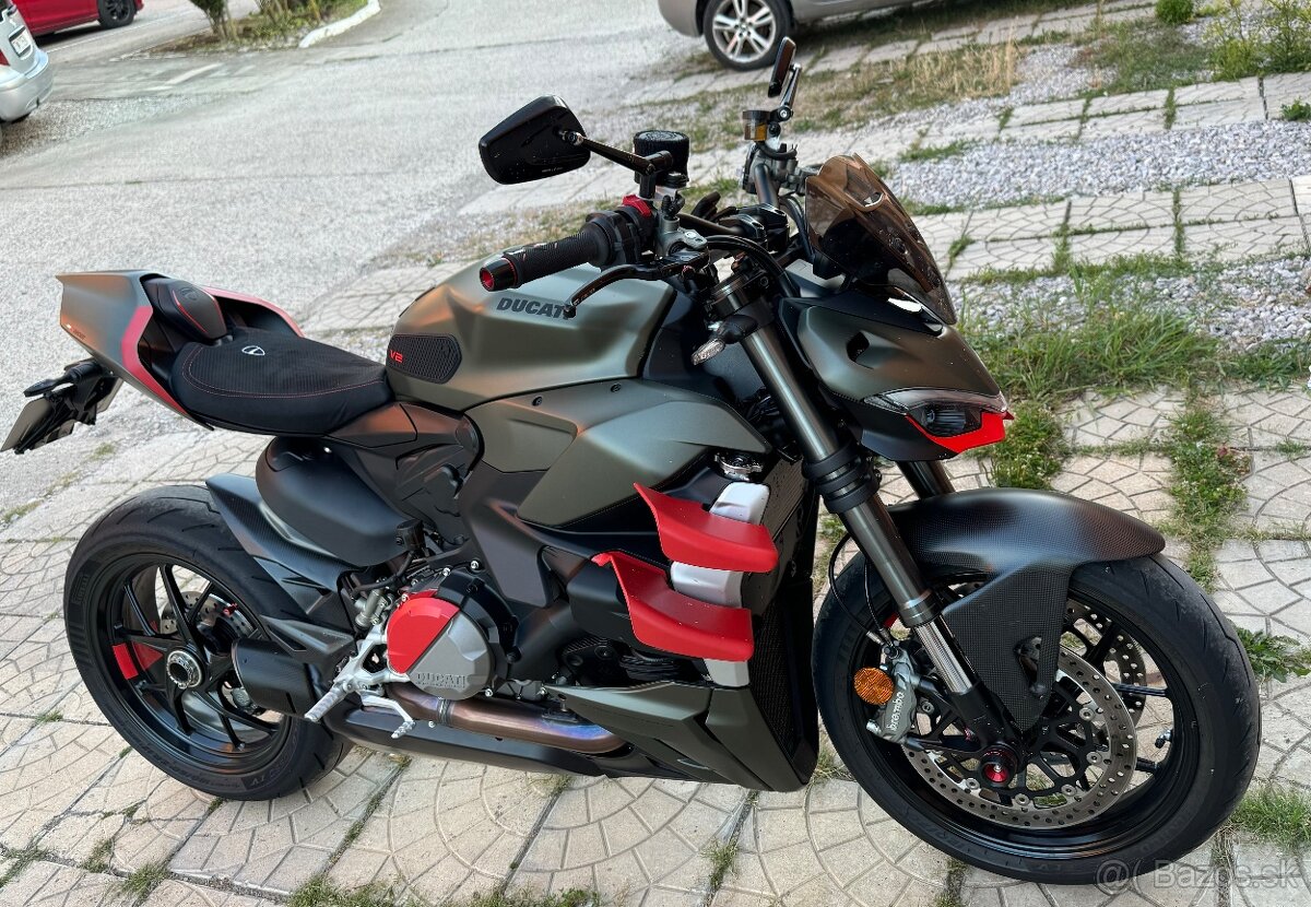 Ducati Streetfighter V2 2023 (153 koní 112 kW)