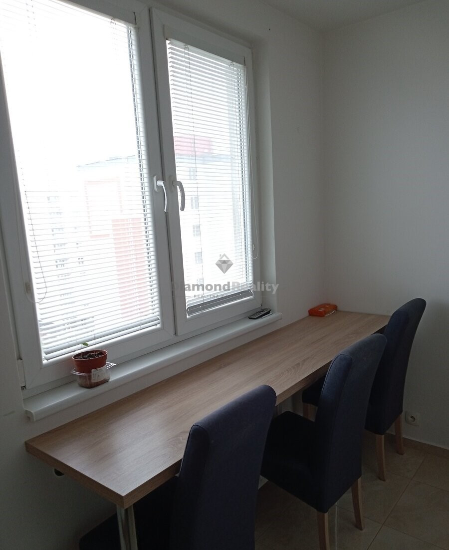 Na prenájom zariadený 2 izbový byt balkón Beňovského, Vrbové