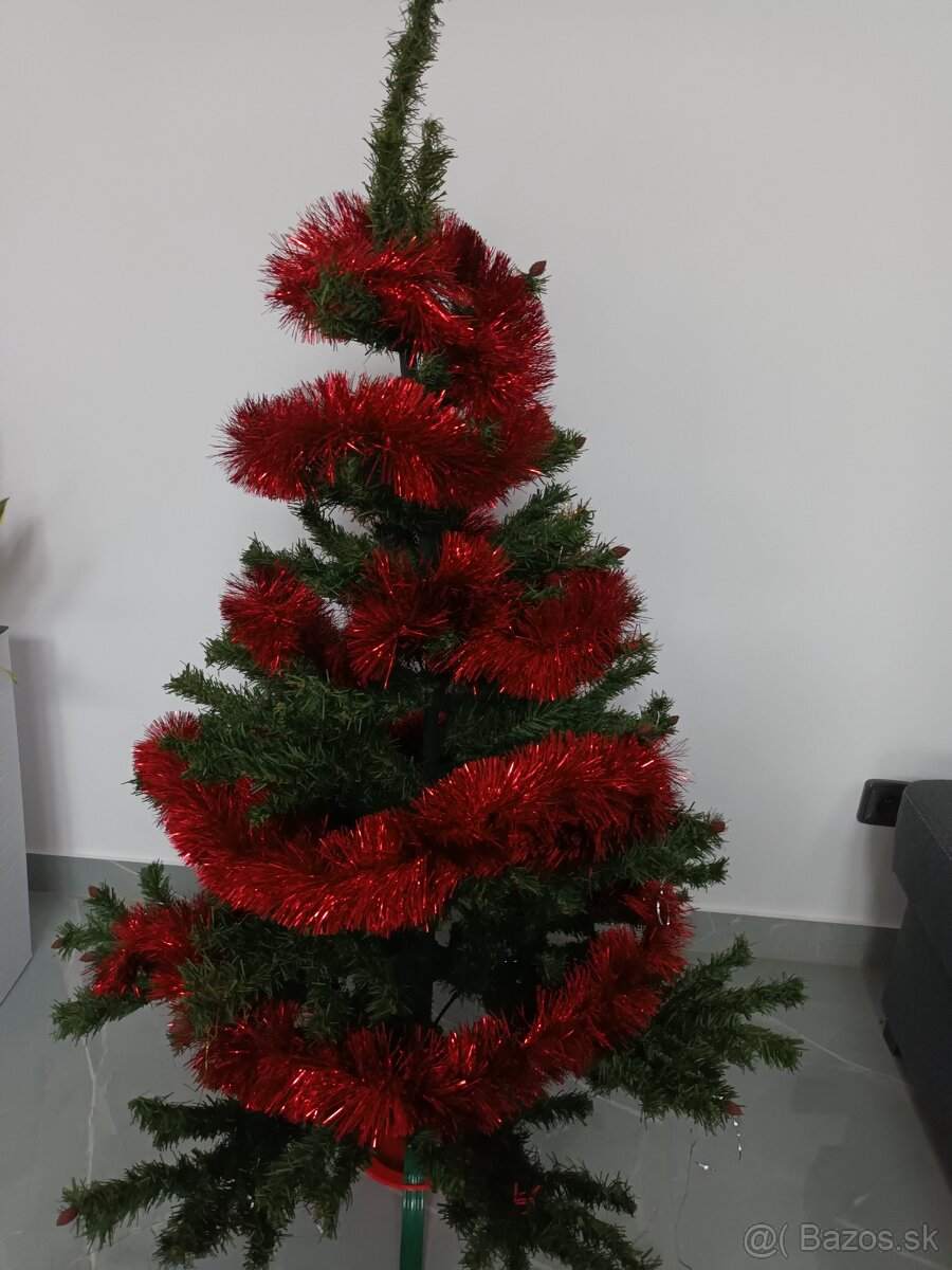 Predam retro vianocny stromcek vyska140 + cervena girlanda