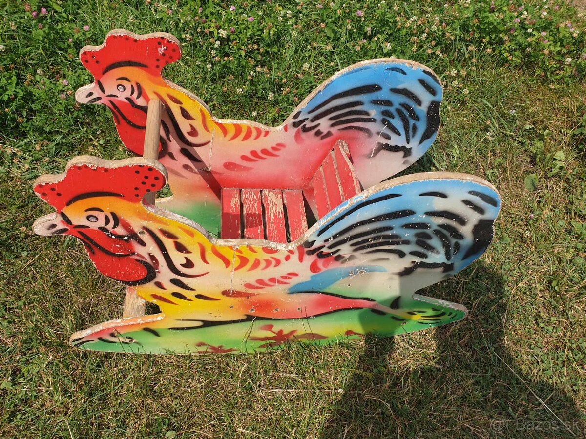 Staré drevené kohúty