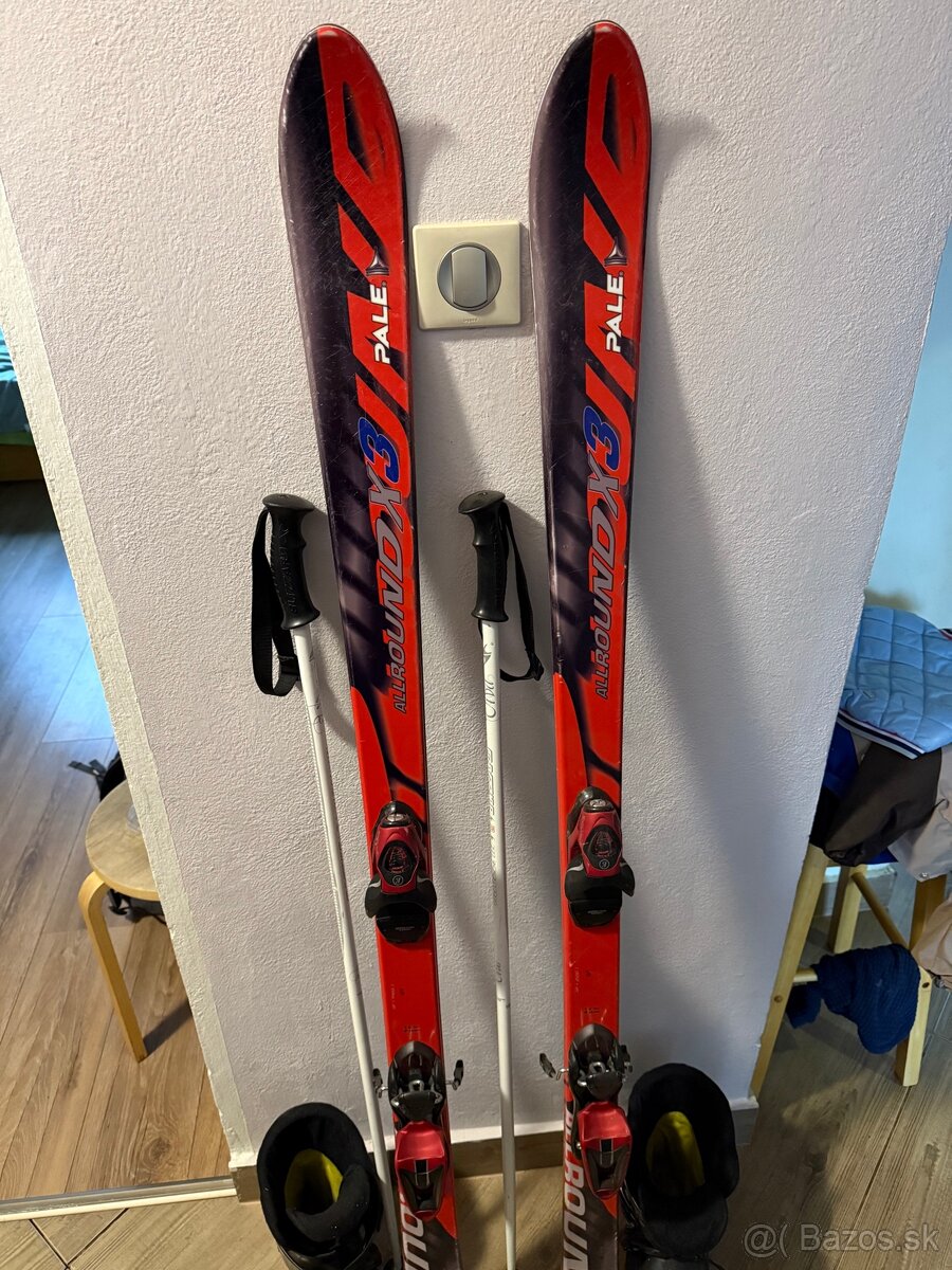 Predam sadu pánske lyže 155cm. Liziarky 43. Palice 120cm