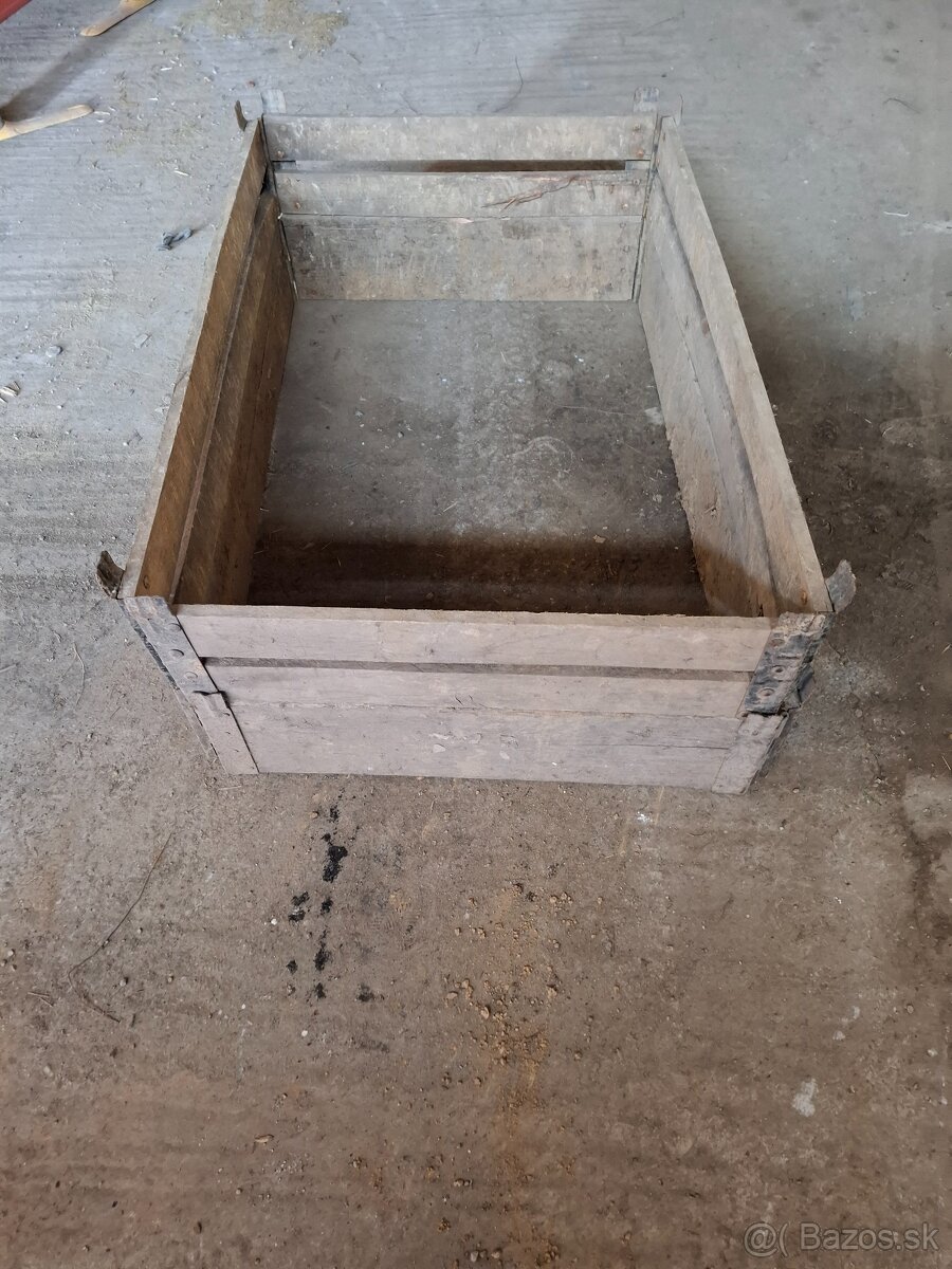 Palety na vyvýšené záhony.