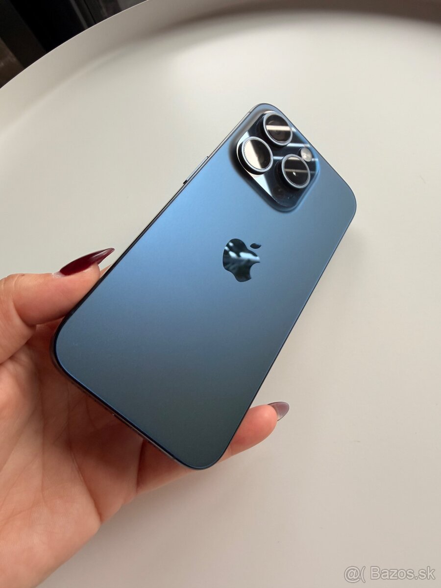 IPhone 15 Pro 256GB + príslušenstvo