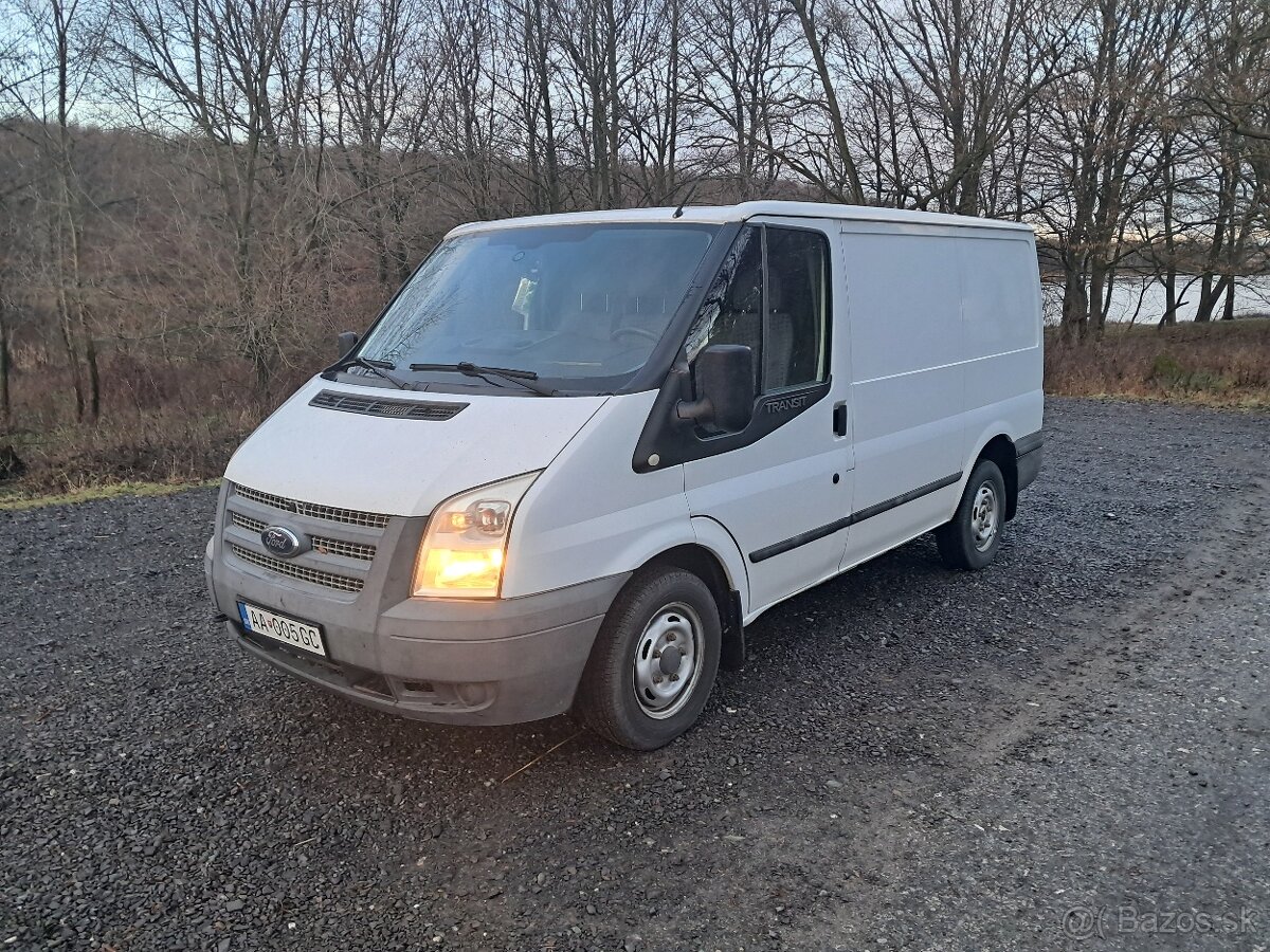Ford tranzit vhodny na ryby aj do prírody.
