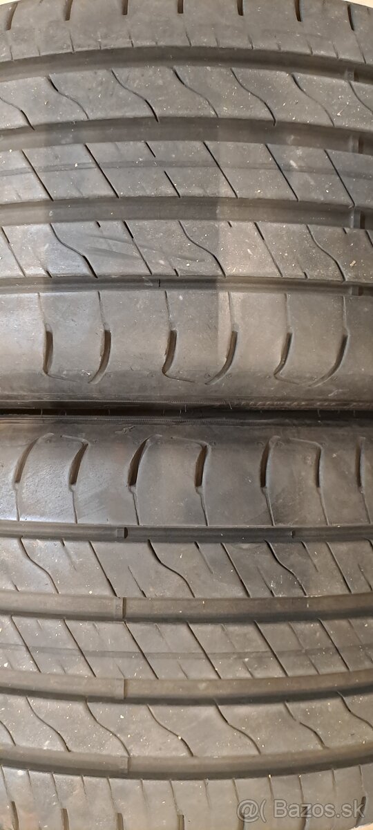 Predám 2ks pekné letné 225/45r17-94W Good Year