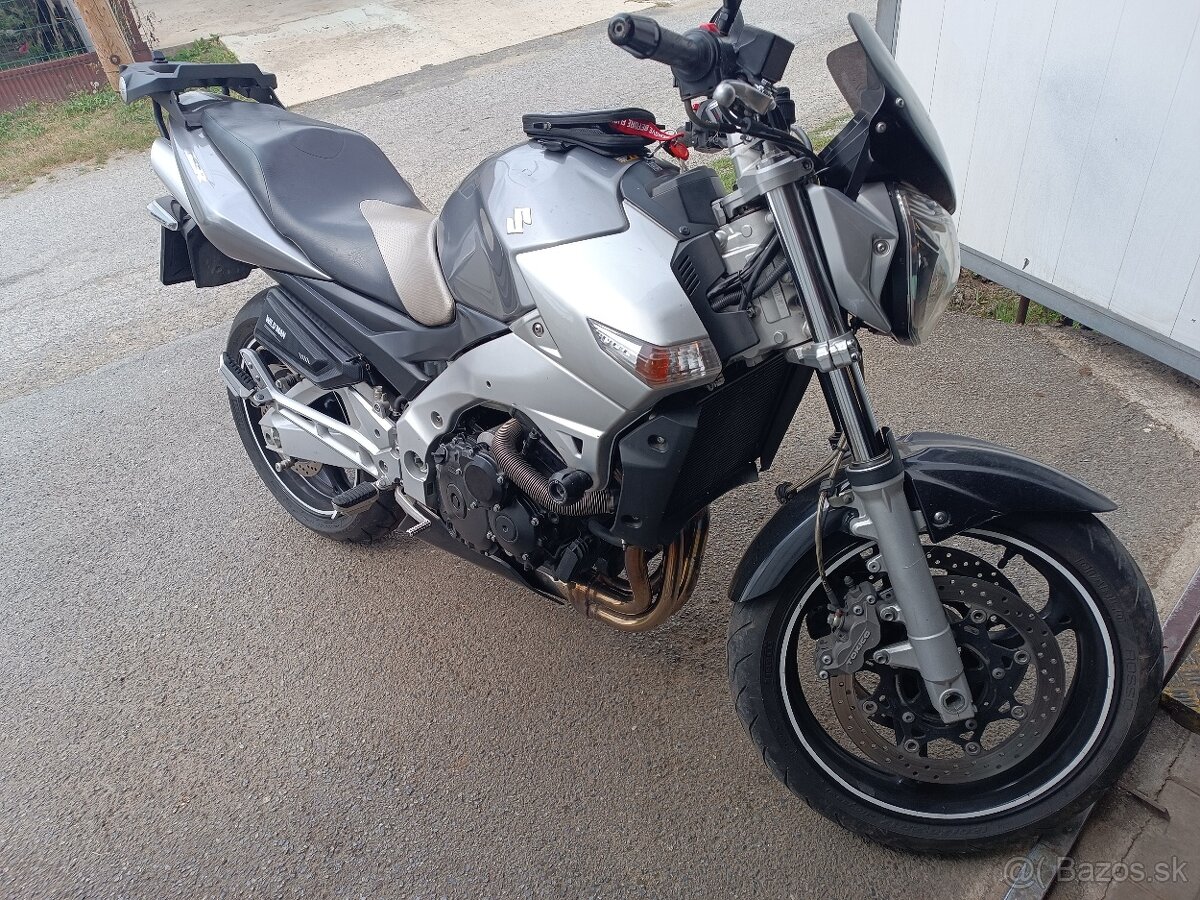 Suzuki GSR 600