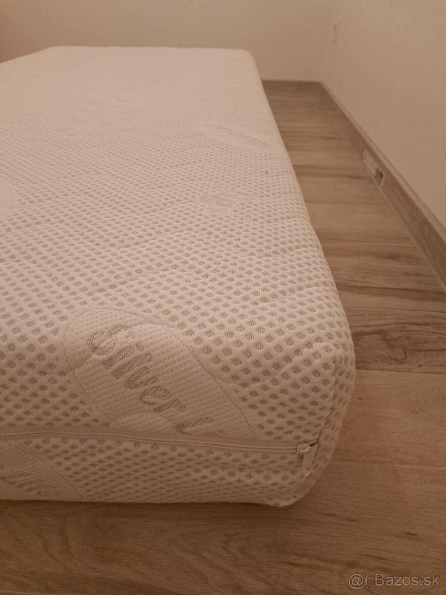Matrace s pamat. penou (90x200 cm)