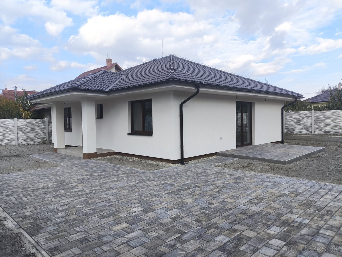 Ponúkame Vám na predaj 4-izbový rodinný dom v obci Topoľníky