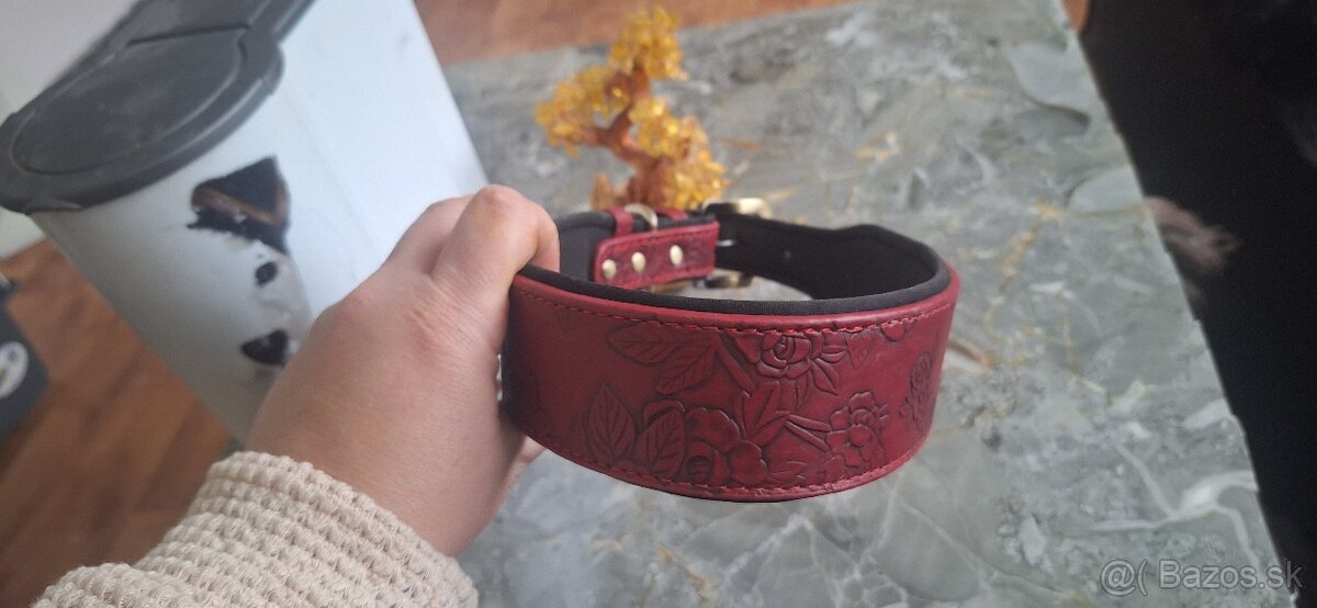 Novy kozeny mohutny obojok