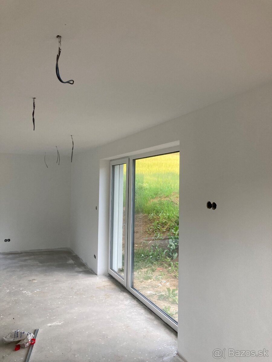 MM Maľovanie Striekanie Interiér Exteriér