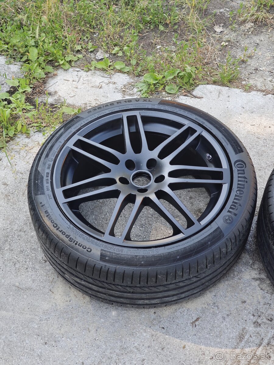 5x112 R19 235/45 Letné