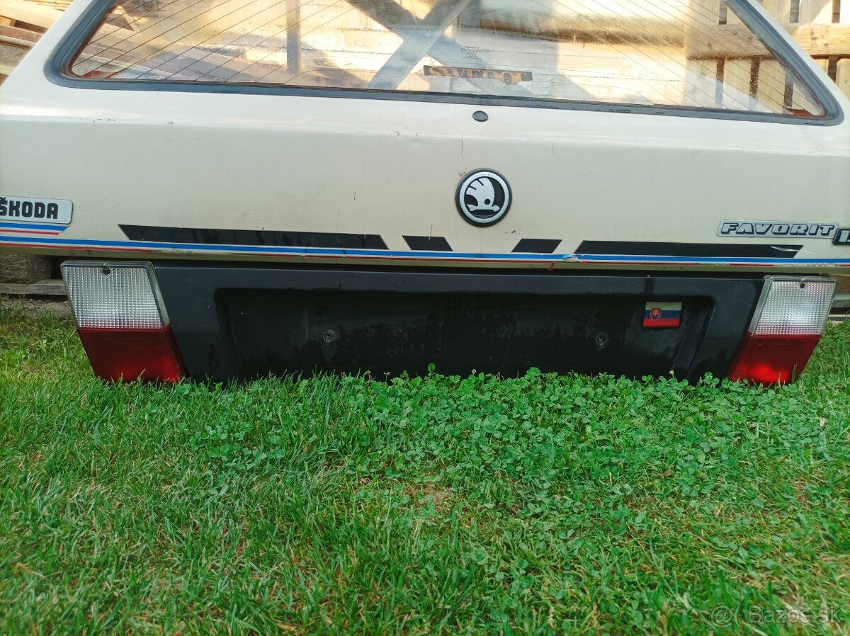 Predám zadné 5-te dvere na škoda favorit,