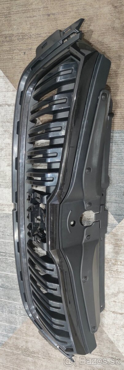 Škoda kamiq maska chladiča Kamiq monte Carlo 658