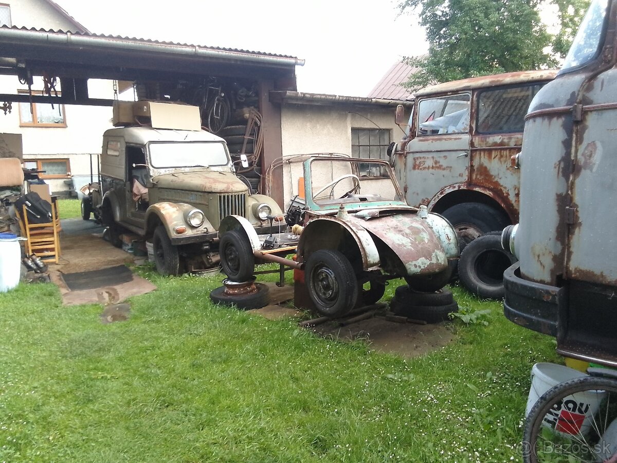 Predám GAZ 461+Náhradný Motor+ ND