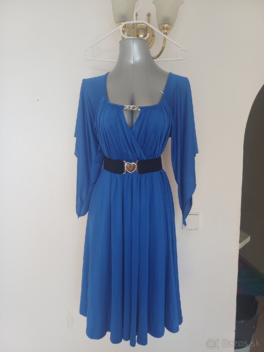 Elegantná dámska šaty - M