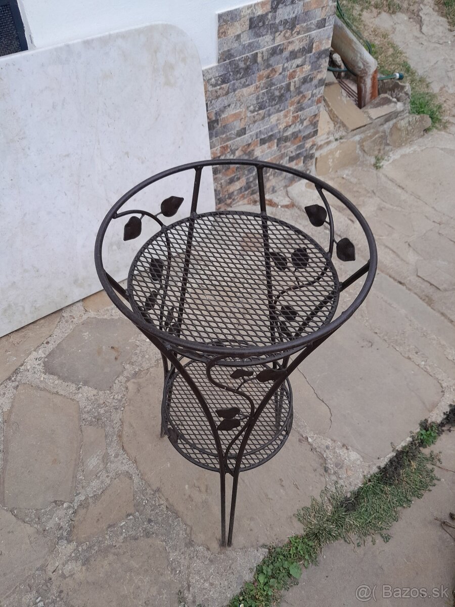 Stojan,záhradné umyvadlo