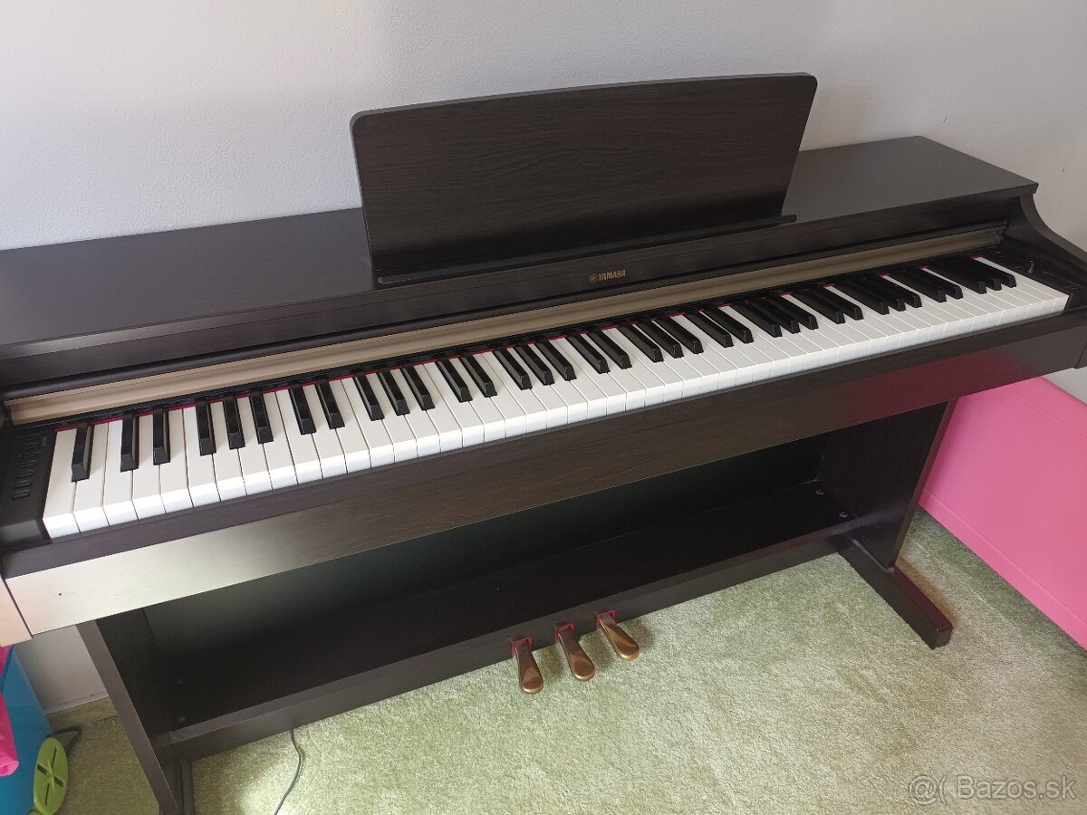Predam digitalne piano Yamaha YDP-162