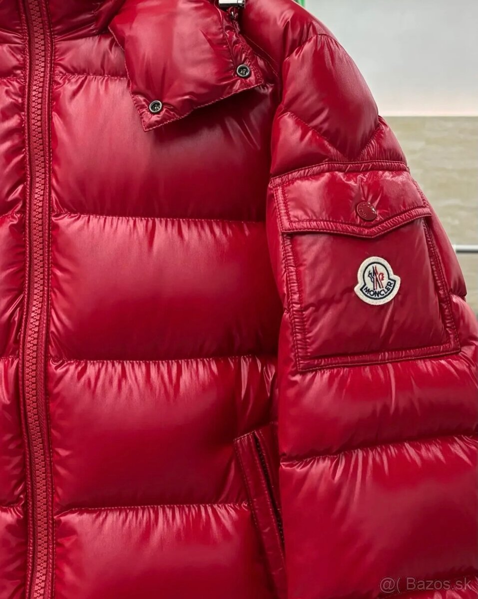 Moncler bunda cervena