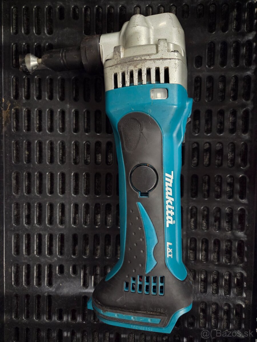 Makita aku noznice na plech 18v v záruke