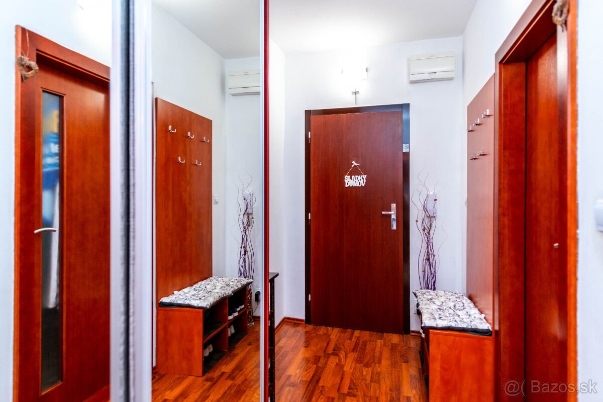 Vkusne zrekonštruovaný 3-izbový byt s loggiou na sídl. Juh